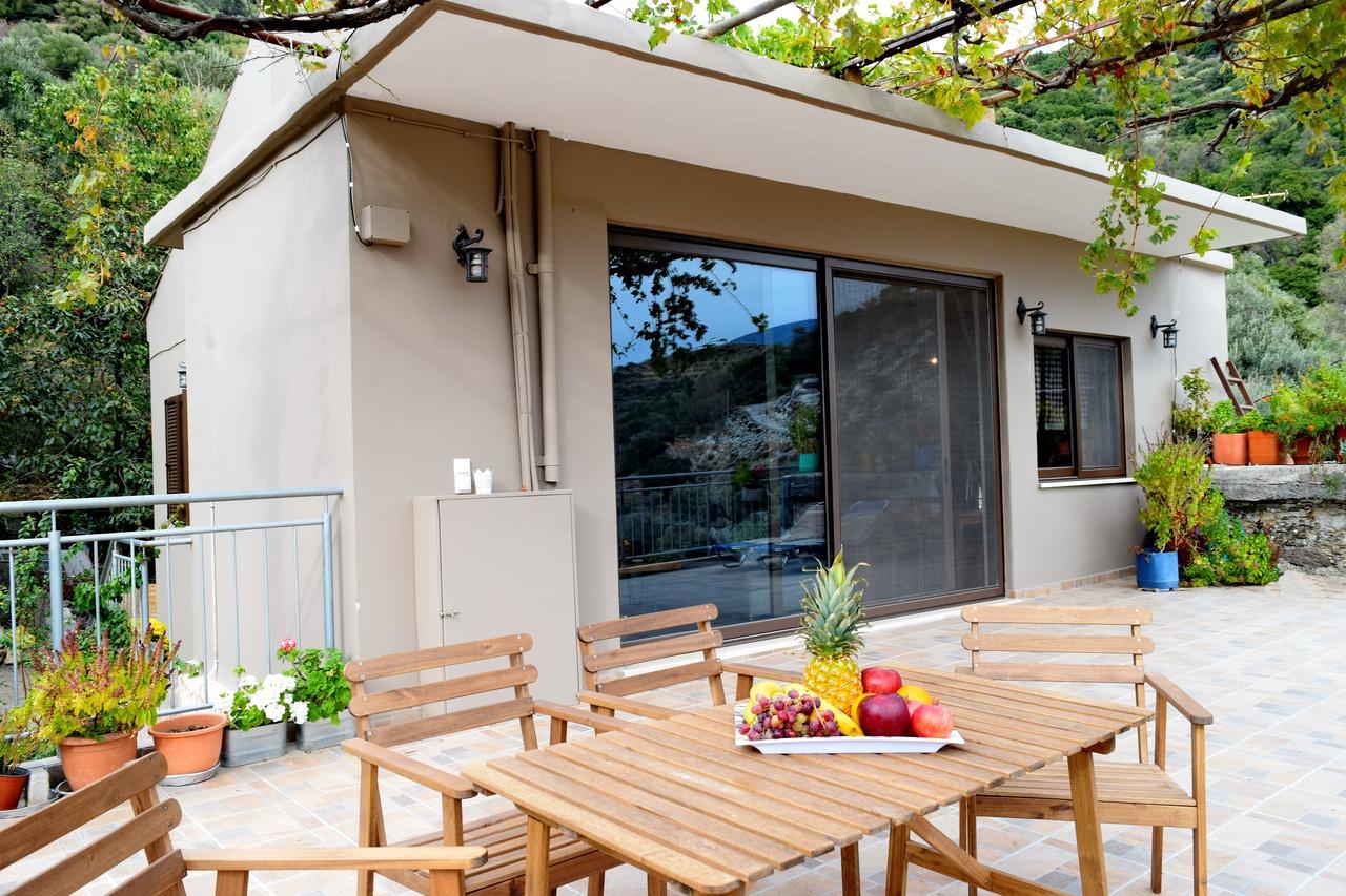 Villa Portreto Kambanos エクステリア 写真